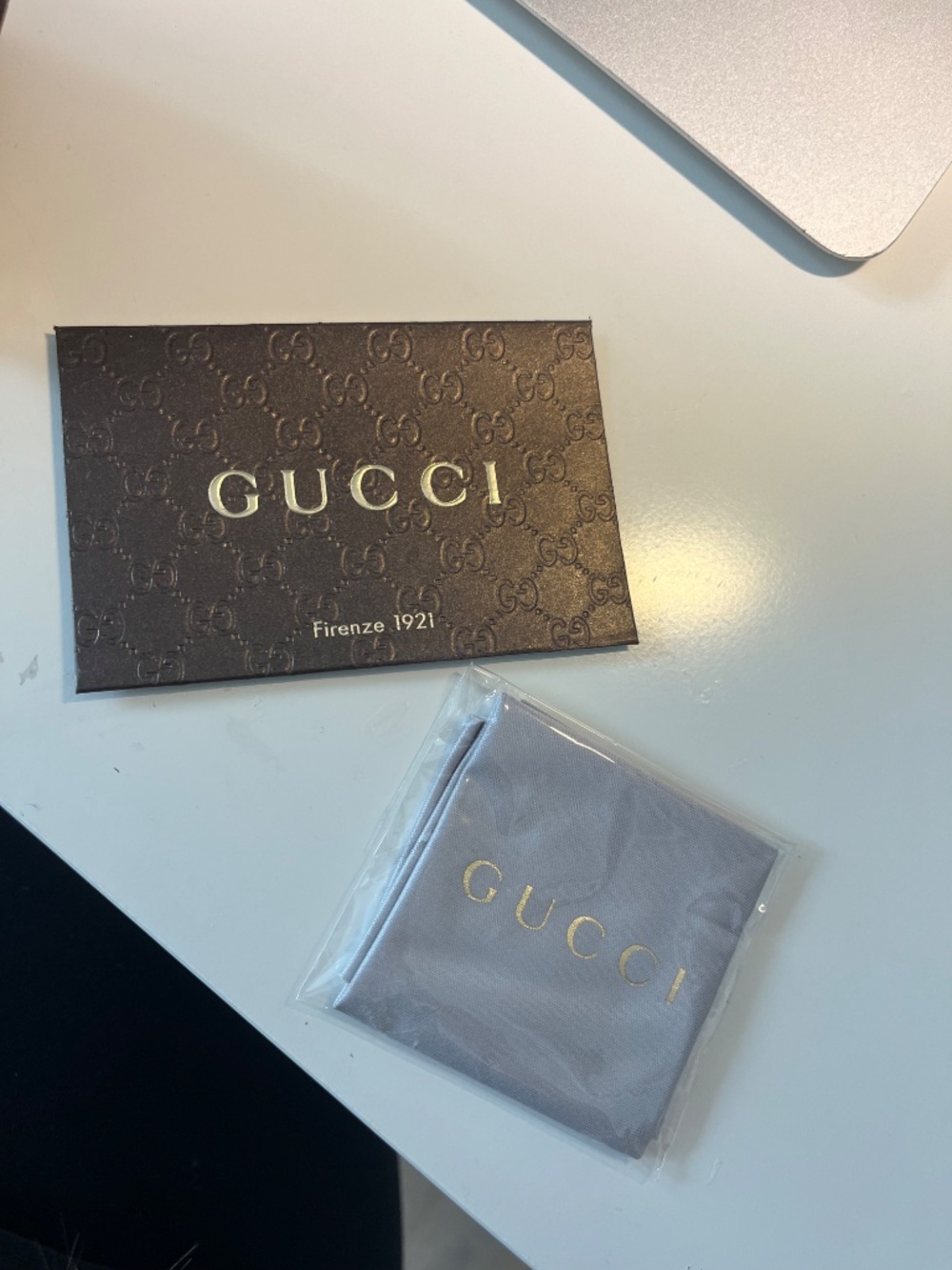 Gucci Sunglasses - Picture 7 of 8